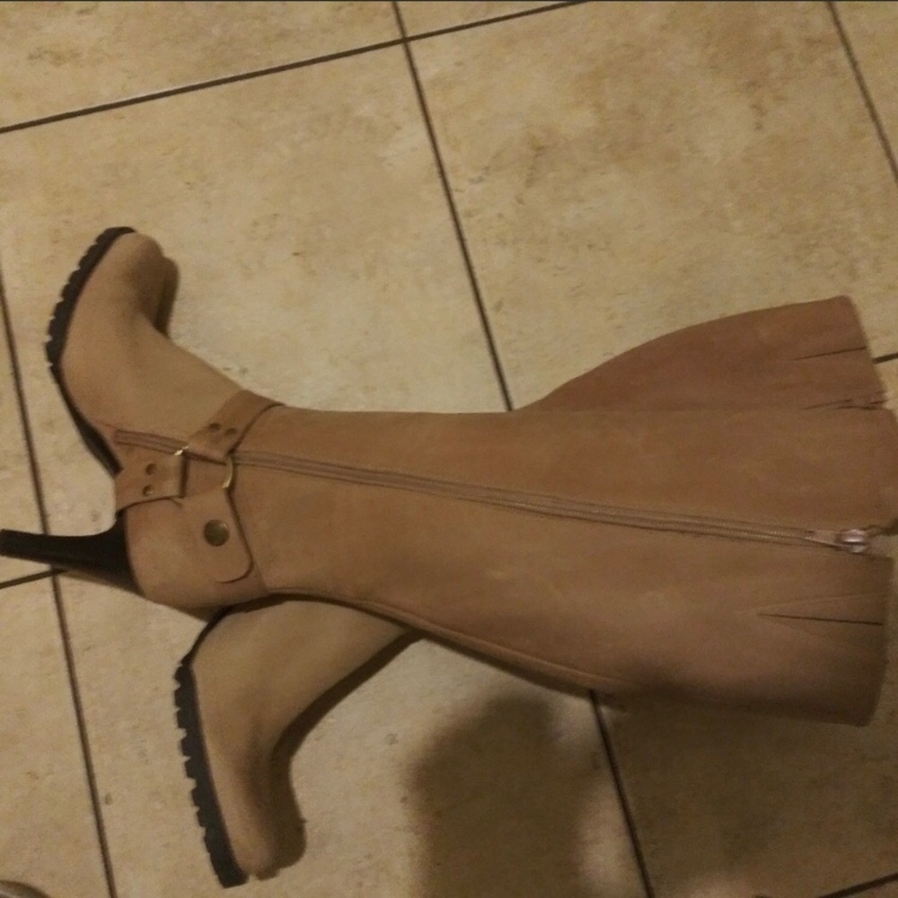 New Gianni Bini boots 👢